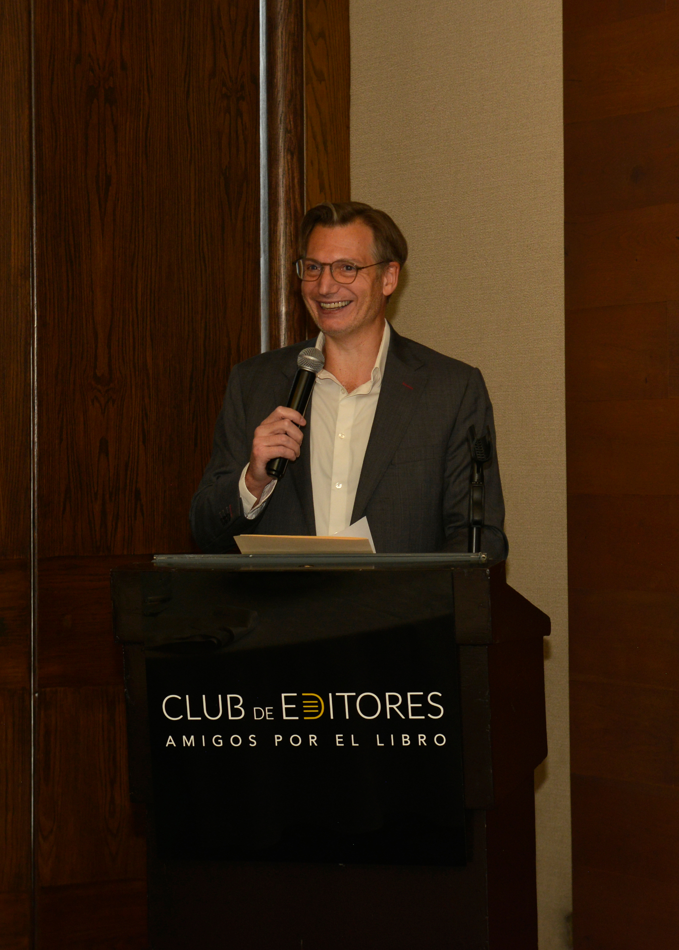 Fernando Revilla Gabari, Presidente del Club de Editores